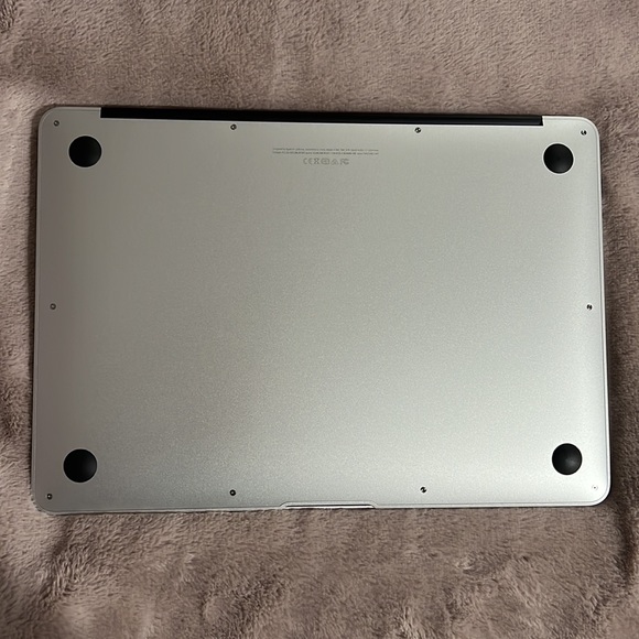 Apple MacBook Air 2017 - Picture 3 of 17